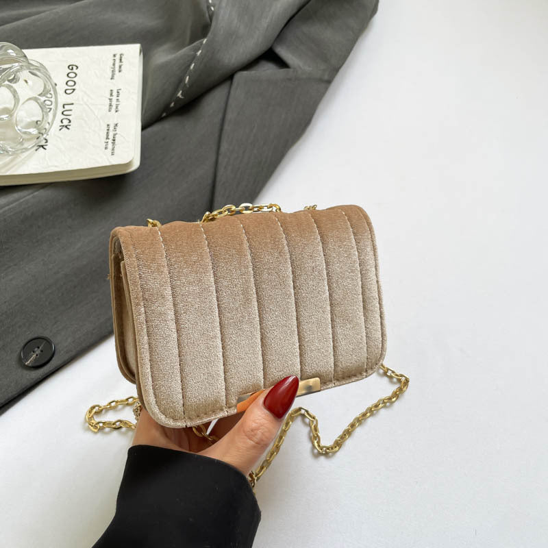 Elegante borsa a tracolla in velluto trapuntato