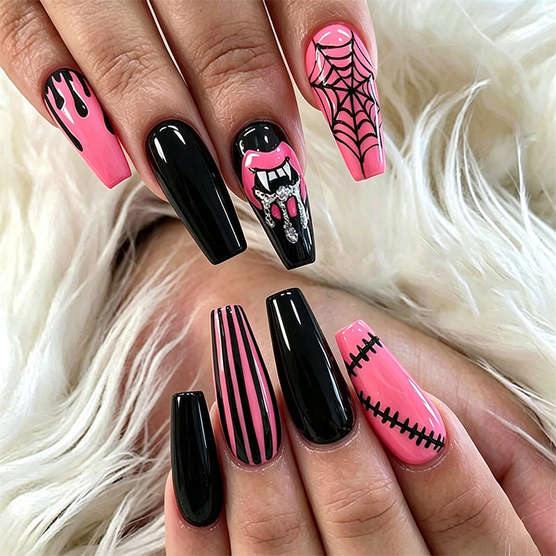 Nail art creativa con disegni di Halloween