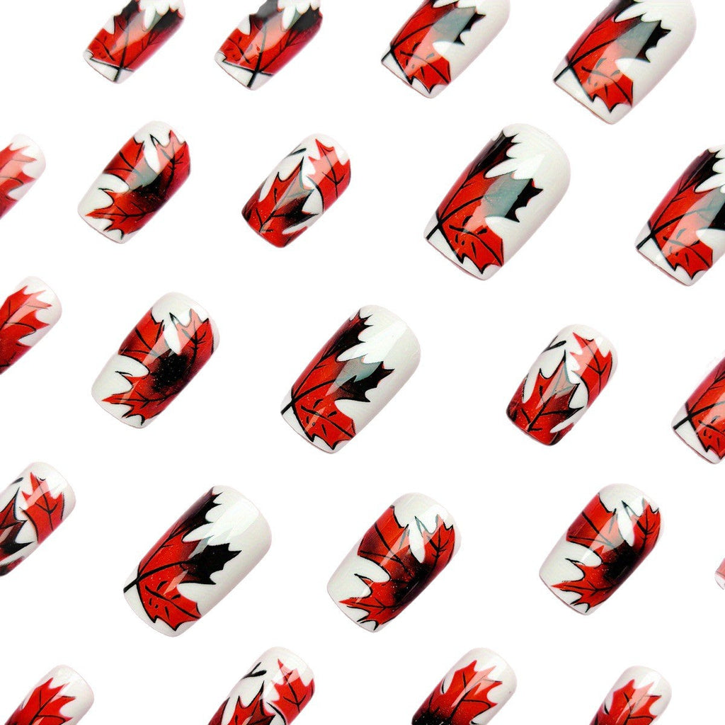 Nail art artistica con foglie autunnali