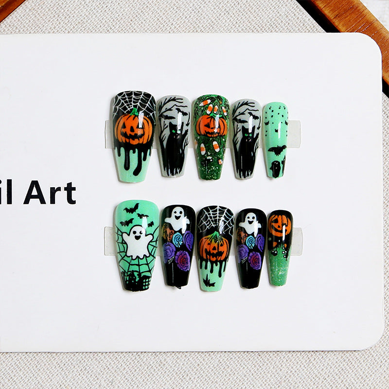 Set per unghie artificiali con disegni spettrali di Halloween