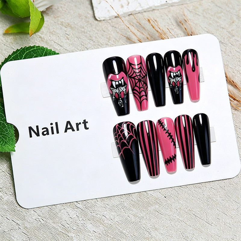 Nail art creativa con disegni di Halloween