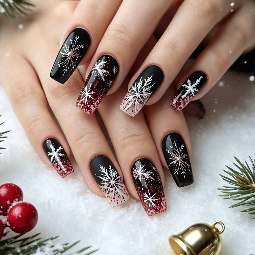 Nail art a lunga tenuta a tema invernale