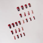 Set per unghie artificiali con motivi natalizi festivi e accenti glitterati