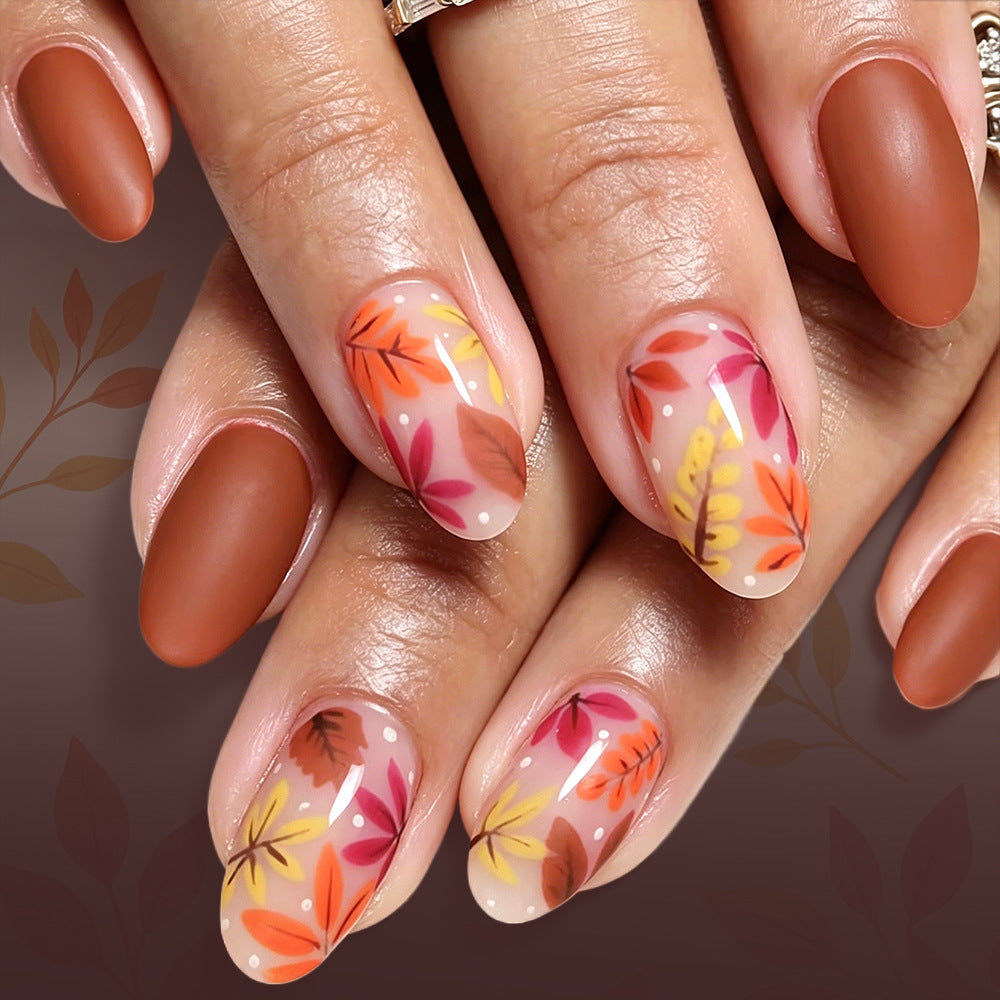 Nail art artistica ispirata all'autunno