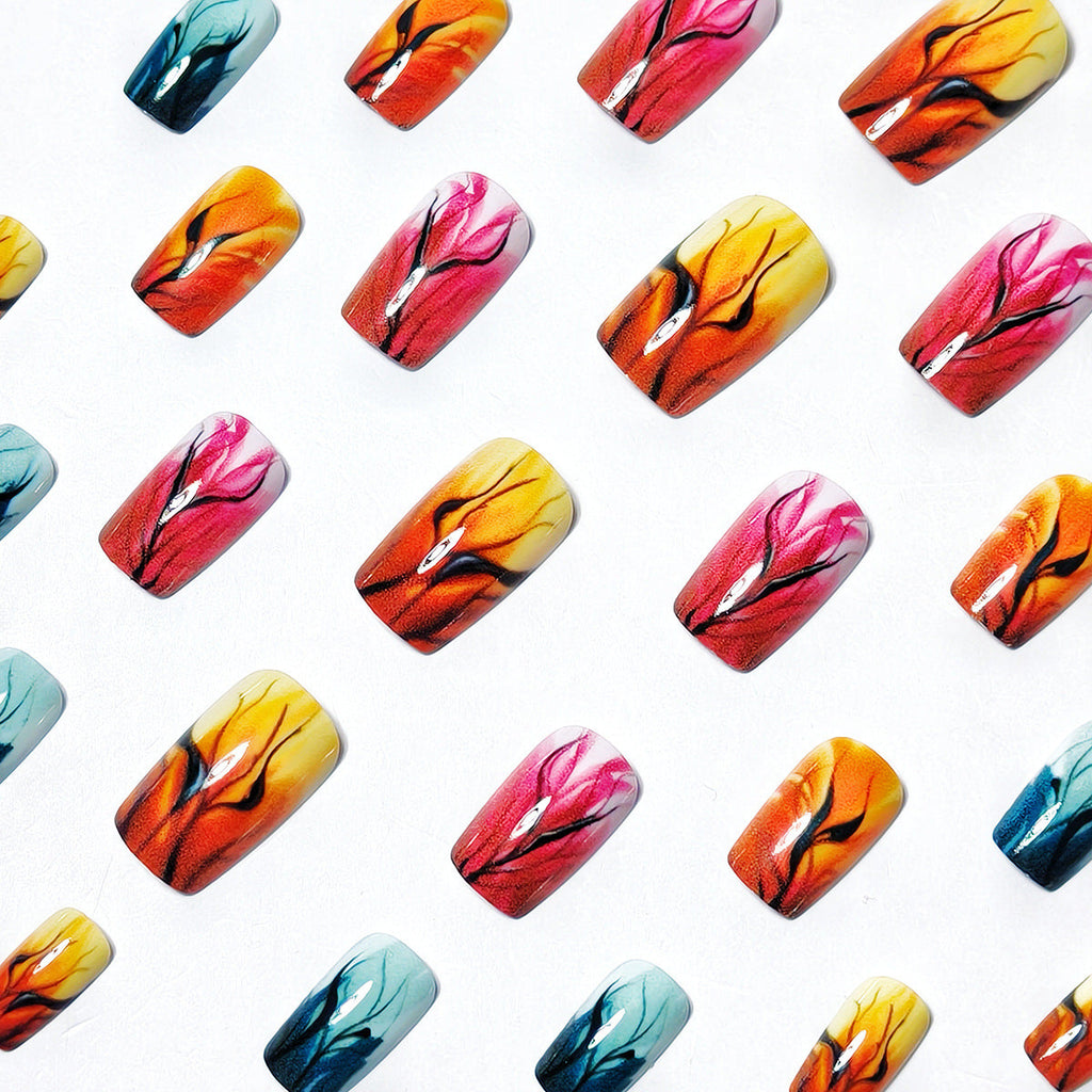 Design per nail art ispirato alle foglie autunnali