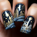 Nail art con scena invernale festosa