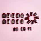 Nail art press-on a tema festivo natalizio