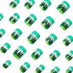 Nail art festosa nella foresta invernale