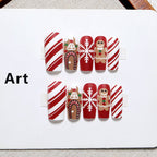 Set creativo per nail art con design natalizio festivo