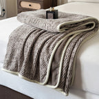 Coperta in pile lavorata a maglia