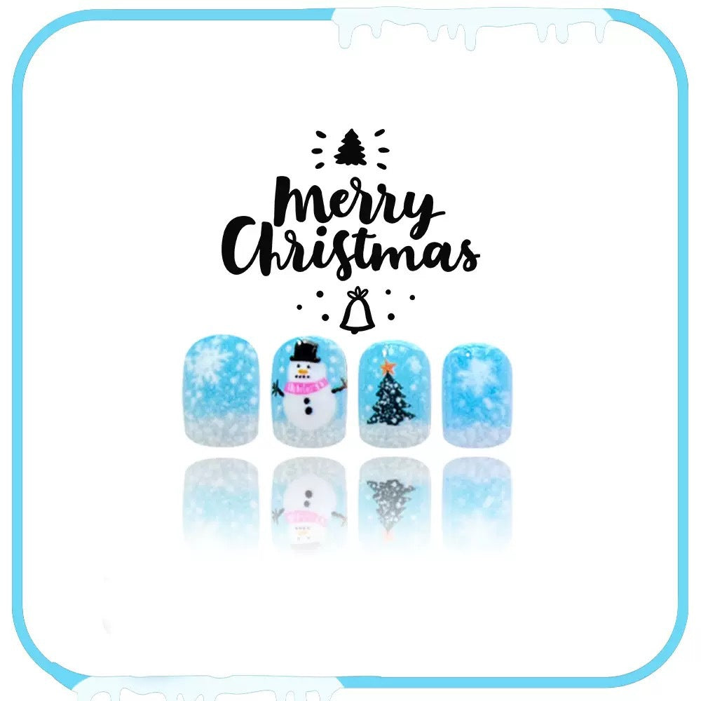 Set per unghie artificiali con motivi invernali e accenti festivi