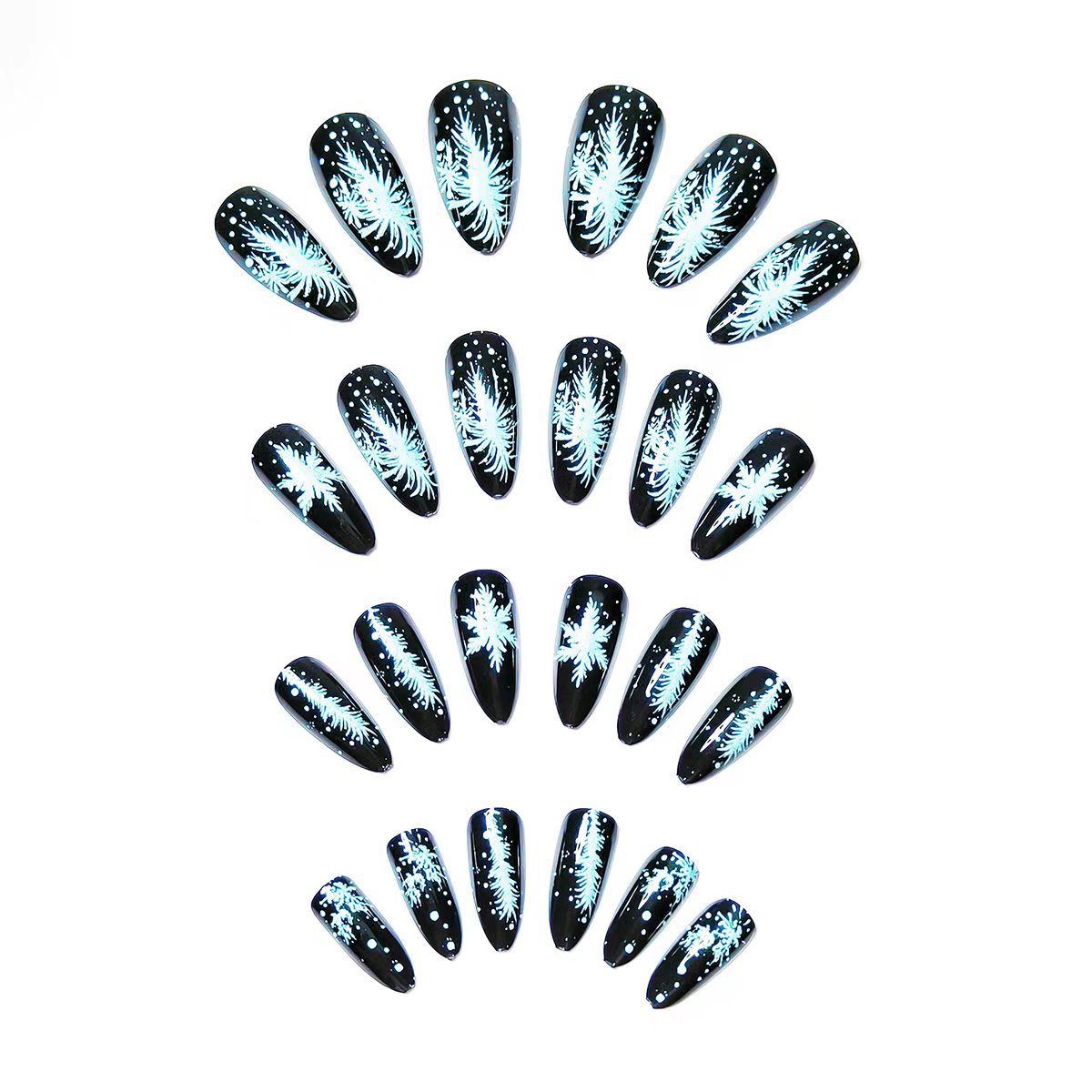 Elegante nail art a tema invernale