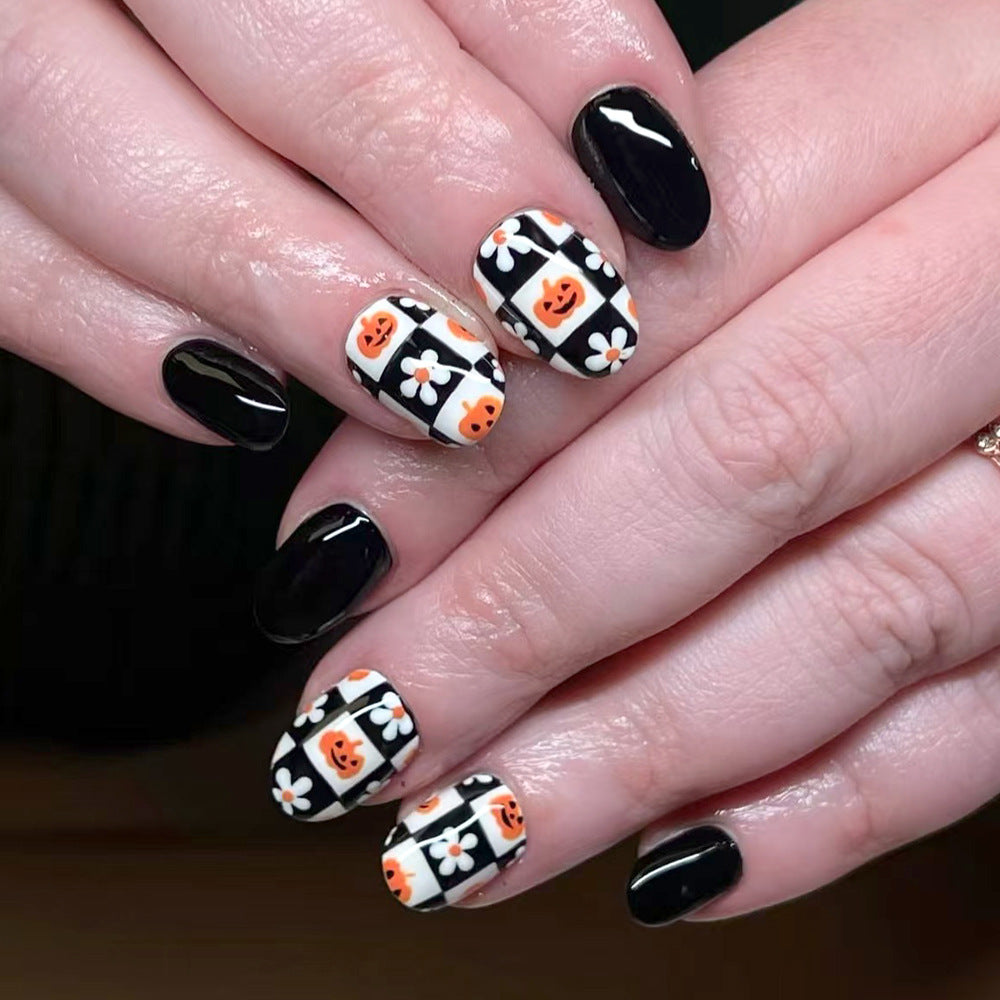 Set di nail art press-on festoso a tema Halloween