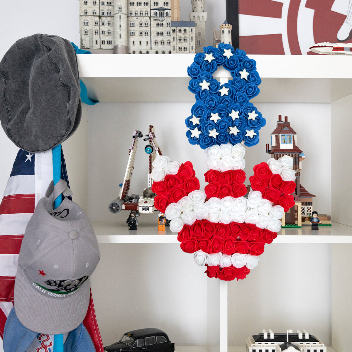 Ghirlanda unisex con pompon patriottico per porta d'ingresso e decorazioni a stella