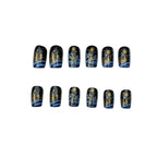 Nail art con scena invernale festosa