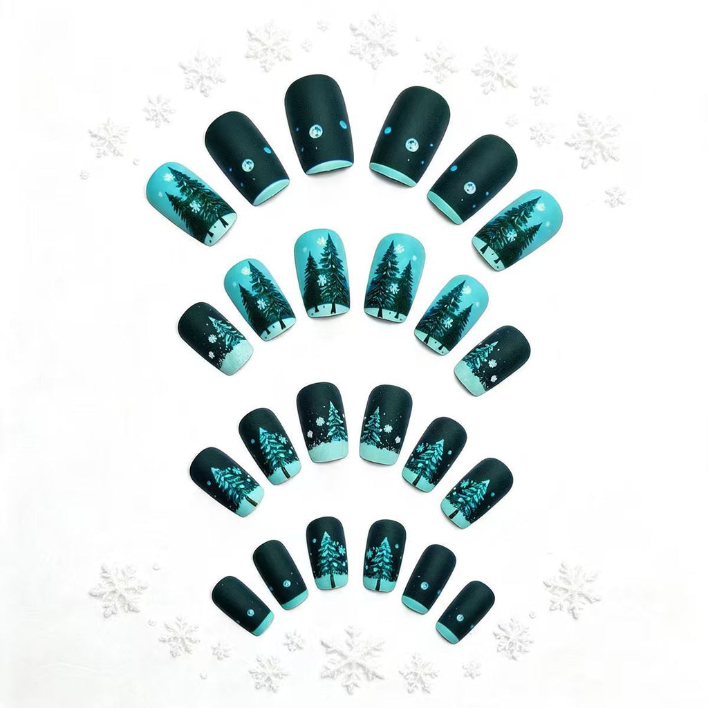 Nail art a tema foresta invernale