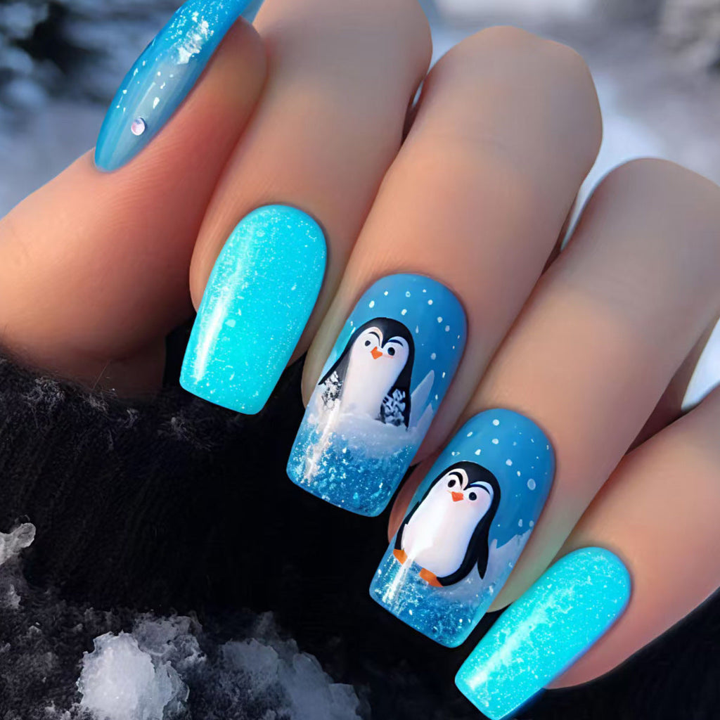 Nail art a tema Pinguino invernale