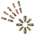 Nail art press-on a tema foglie autunnali
