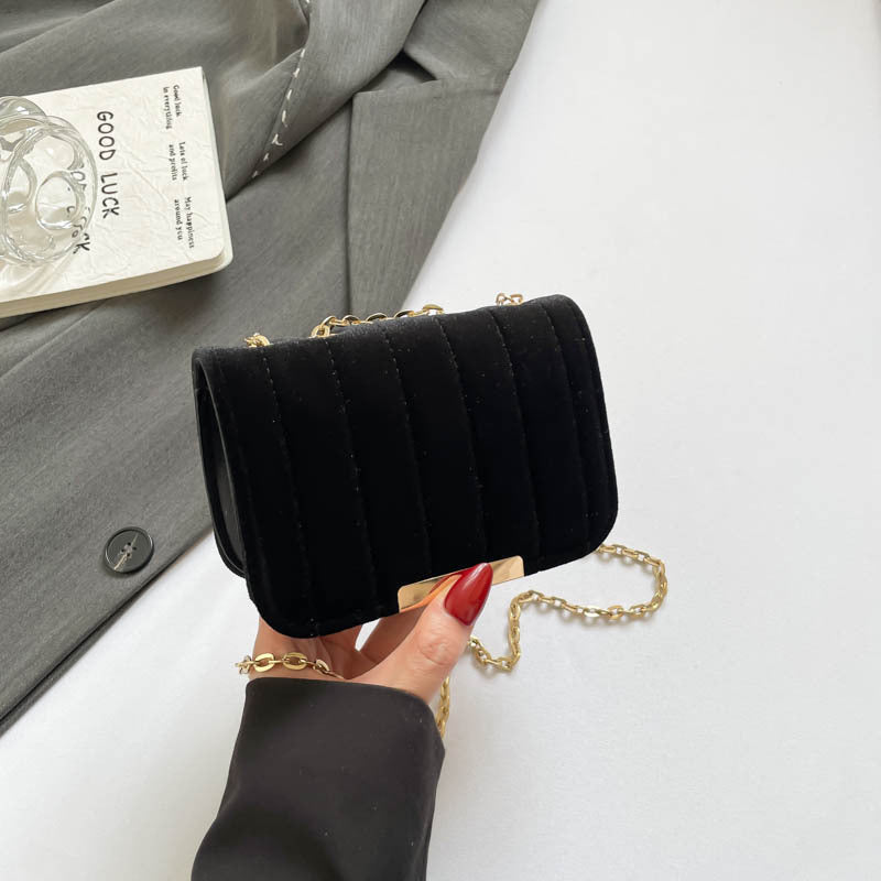 Elegante borsa a tracolla in velluto trapuntato