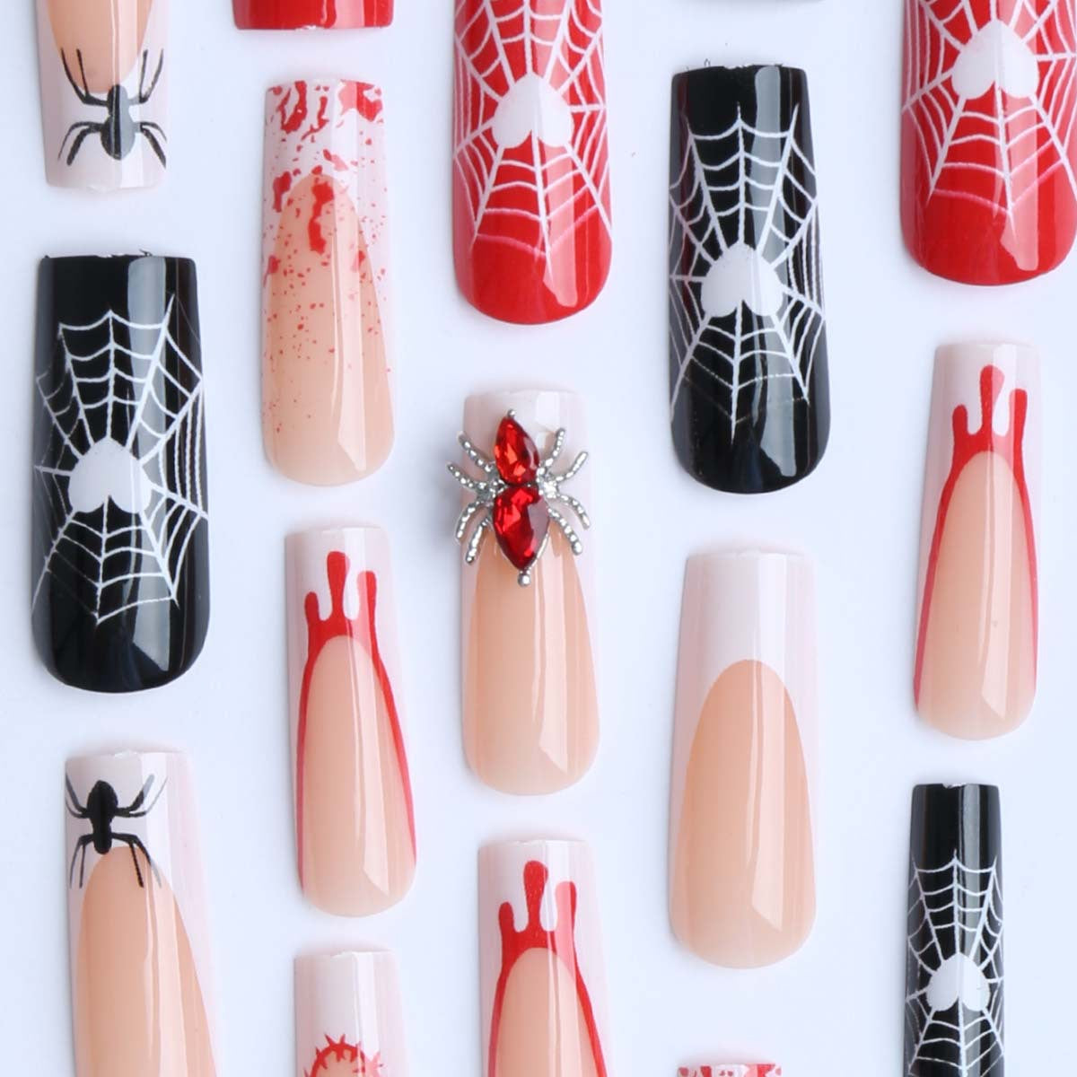 Nail art creativa a tema Halloween