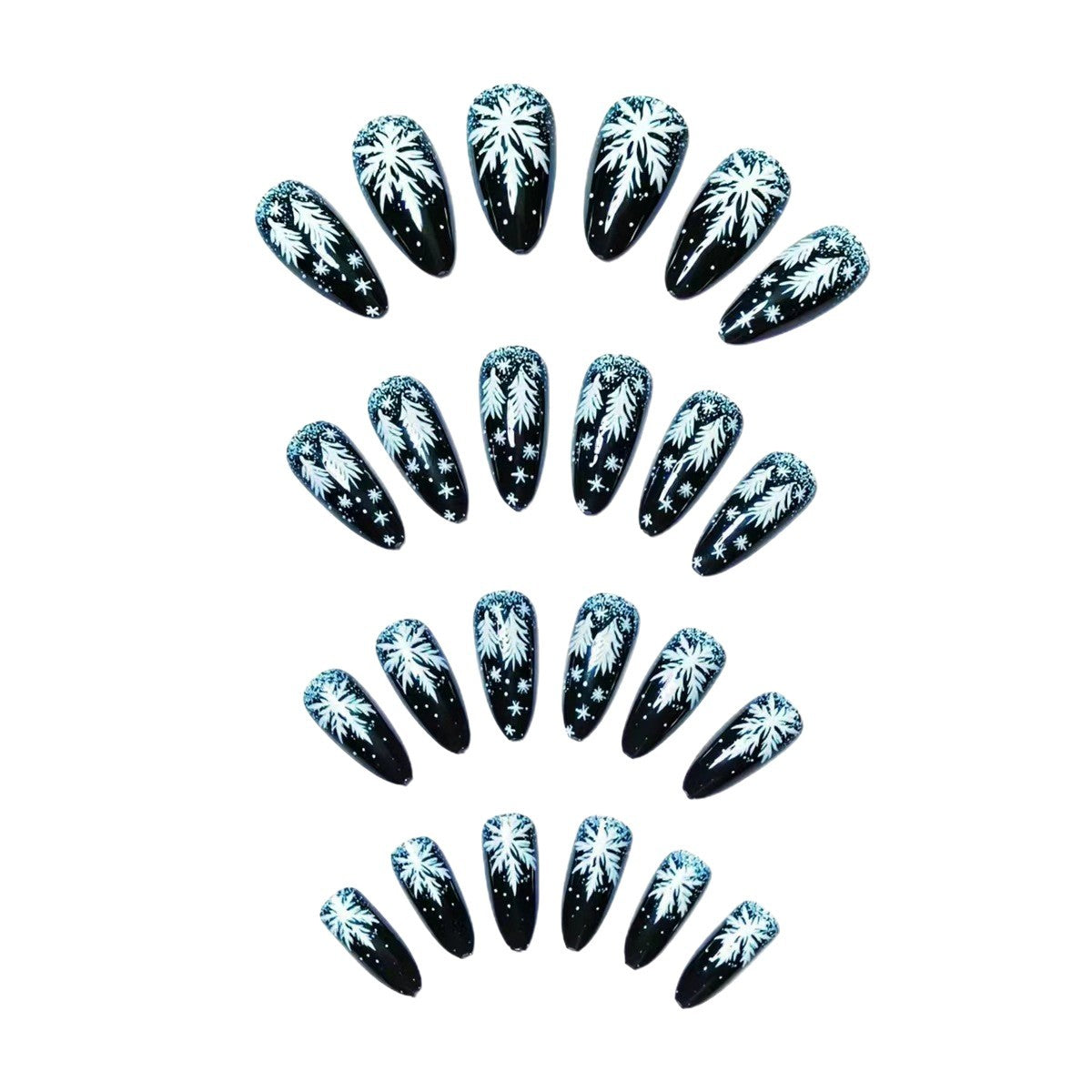 Nail art a tema invernale innevato