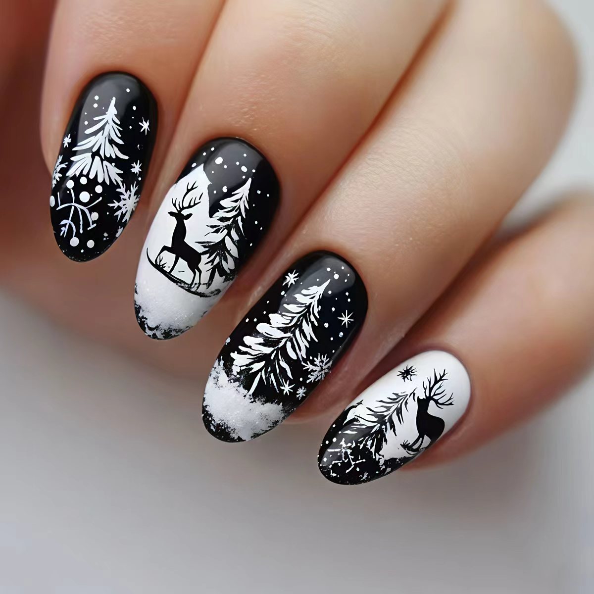 Nail art a tema invernale innevato