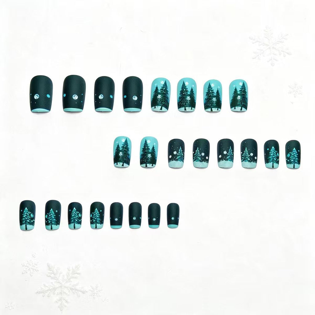 Nail art a tema foresta invernale