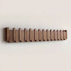 Appendiabiti da parete in legno con design a pianoforte, fatto a mano in colore naturale