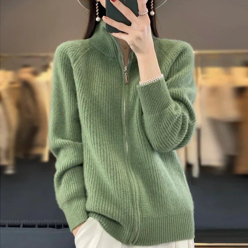 Cardigan/maglione da donna con cerniera in pura lana 100%.