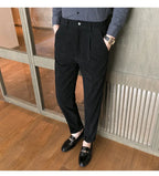 Pantaloni classici in velluto a coste da uomo