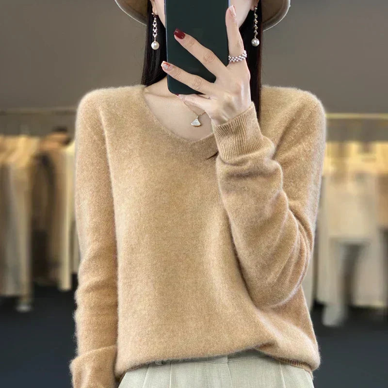 Maglione da donna con scollo a V in lana merino Aurelle, essenziale per tutti i giorni
