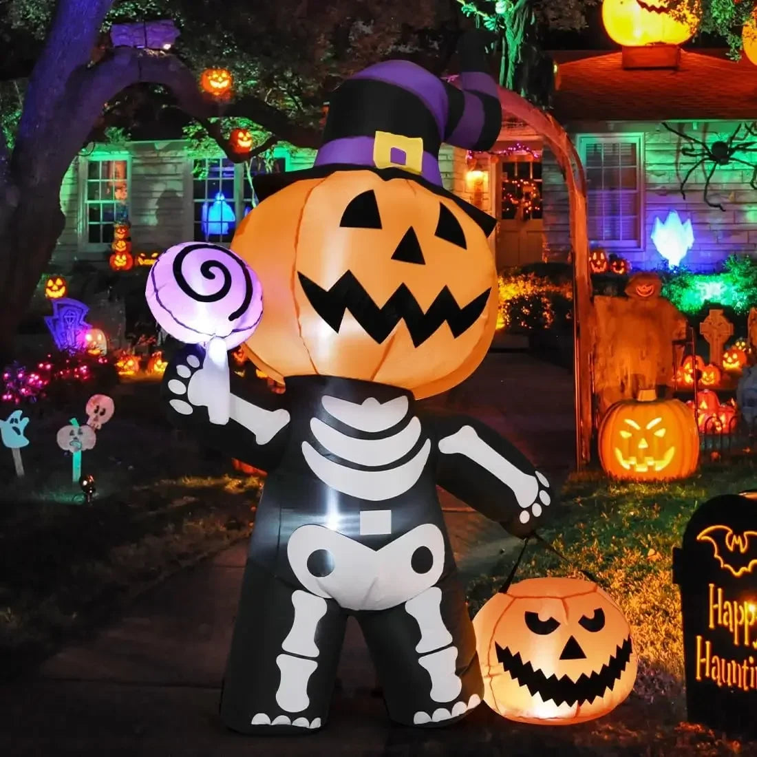 Decorazione da cortile con teschio di zucca gonfiabile da 1,8 m di Halloween 2025