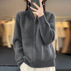 Cardigan/maglione da donna con cerniera in pura lana 100%.