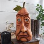 Decorazione di Halloween con volti di zucca espressivi