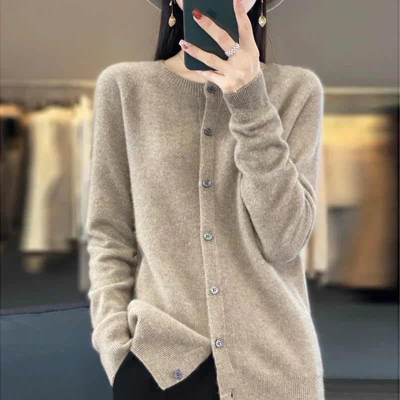 Nalani - Comodo maglione/cardigan in lana merino 100% con dettagli con bottoni