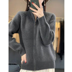 Cardigan/maglione da donna con cerniera in pura lana 100%.