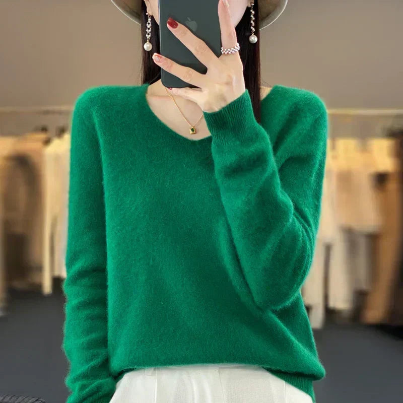 Maglione da donna con scollo a V in lana merino Aurelle, essenziale per tutti i giorni