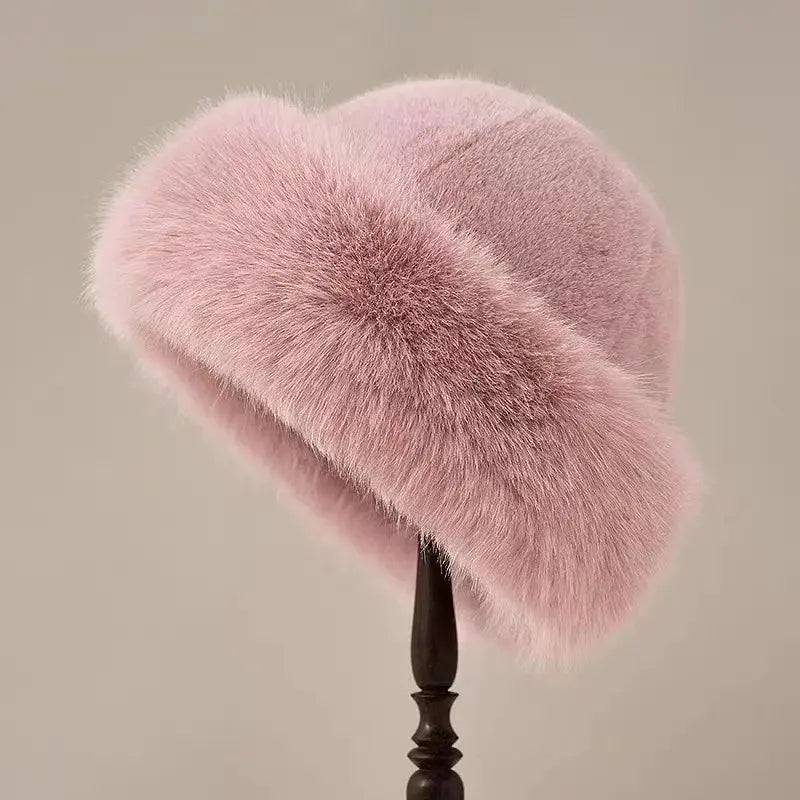 Elegante cappello invernale con fodera in pelliccia