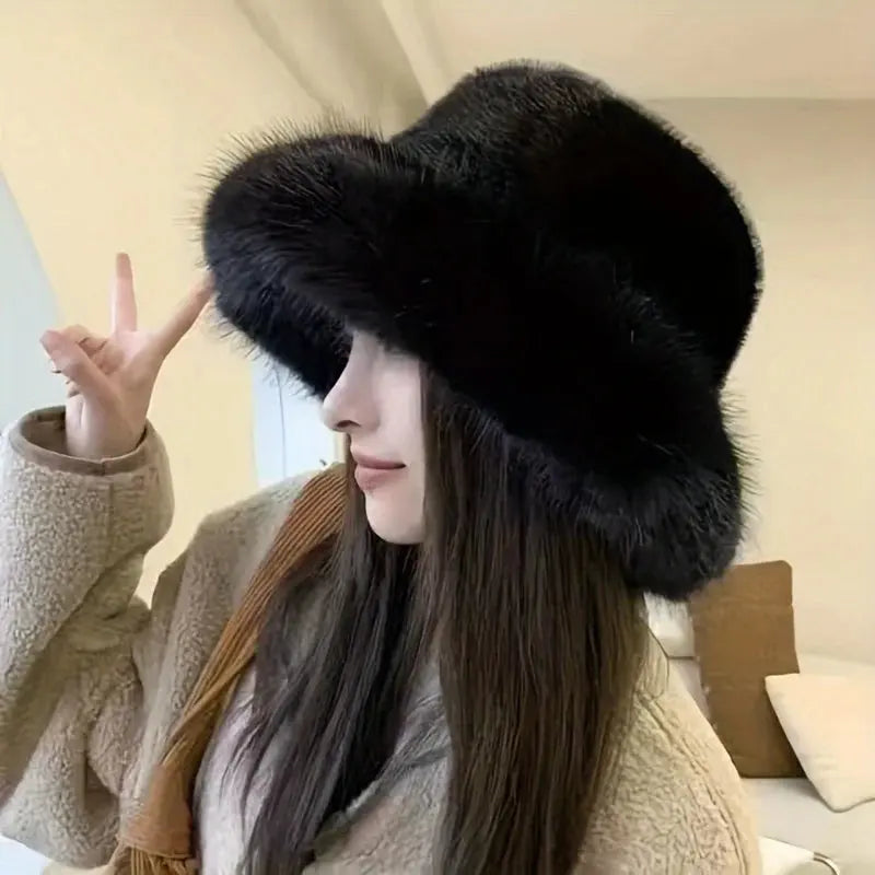 Elegante cappello invernale con fodera in pelliccia