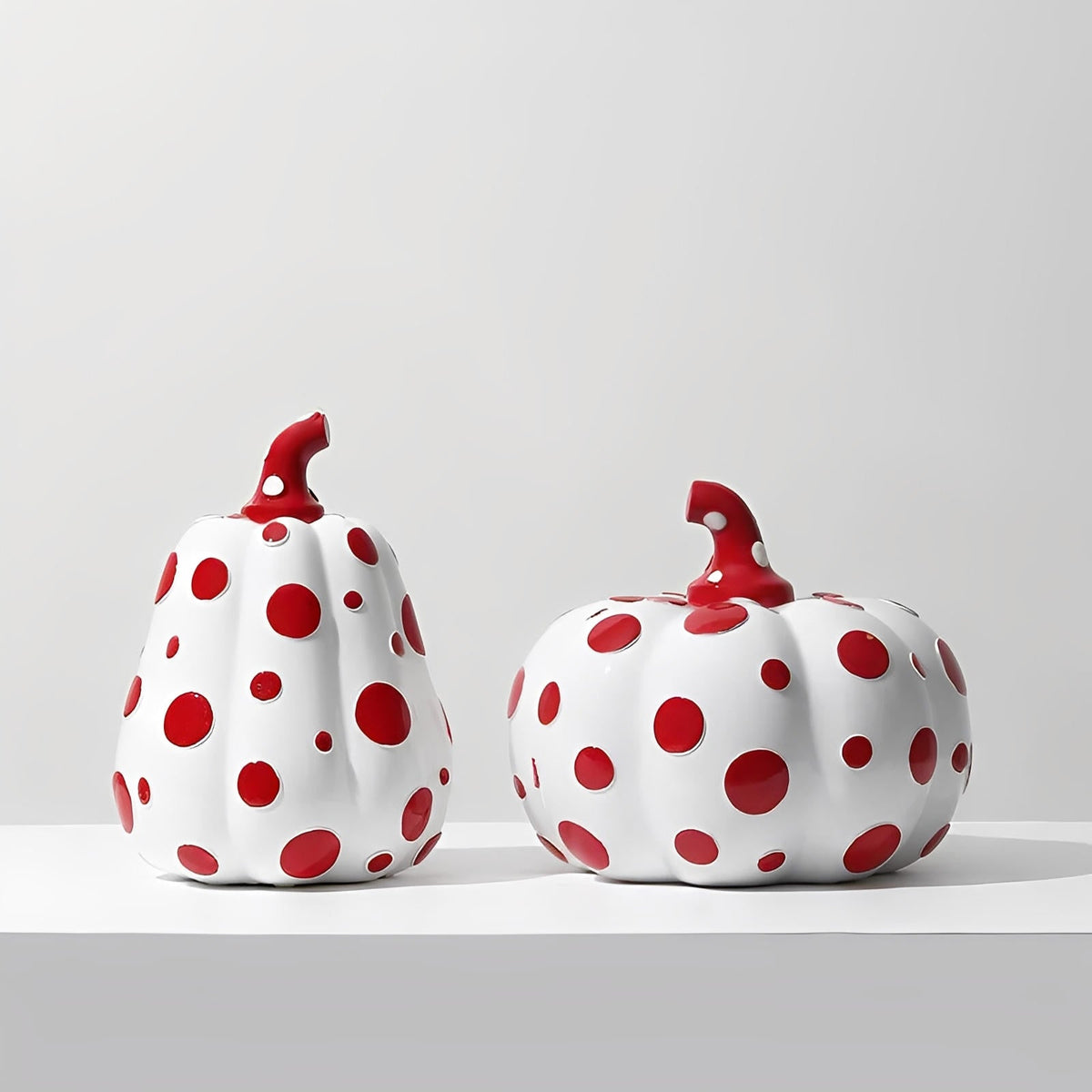 Decorazione di zucca in resina a pois | Set di ornamenti autunnali lucidi | Finitura scolpita durevole | Fascino di zucca