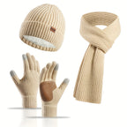 Set invernale gioioso: cappello, sciarpa e guanti per coppie