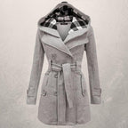 Cappotto con cintura e cappuccio per uno stile invernale accogliente