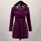 Cappotto con cintura e cappuccio per uno stile invernale accogliente