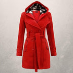 Cappotto con cintura e cappuccio per uno stile invernale accogliente