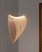 Birchwood Pendant Light di LumaBirch per soggiorni accoglienti