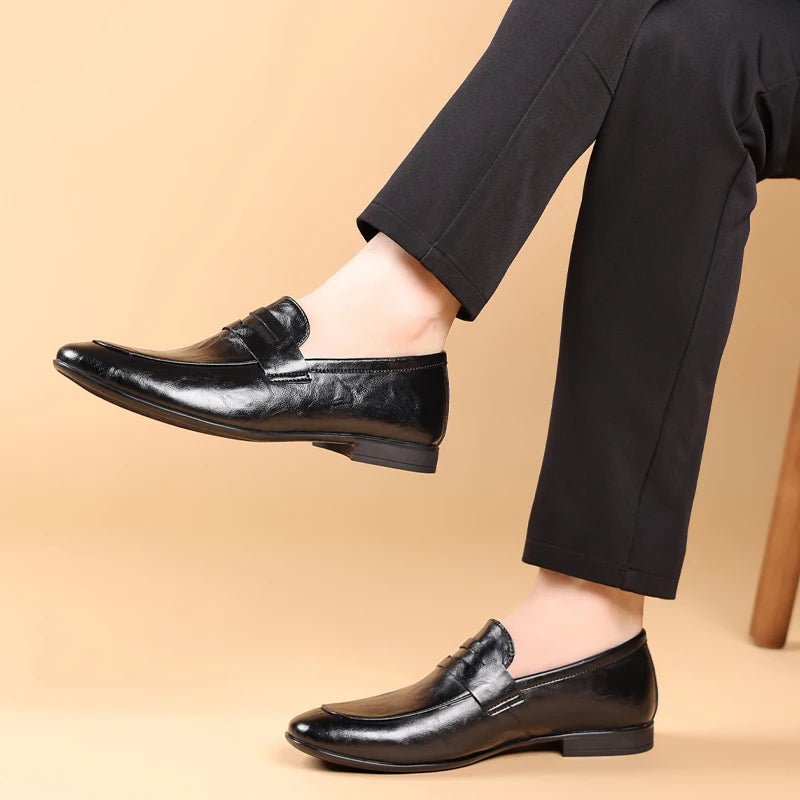 Mocassini eleganti classici da uomo in pelle slip-on per uno stile professionale