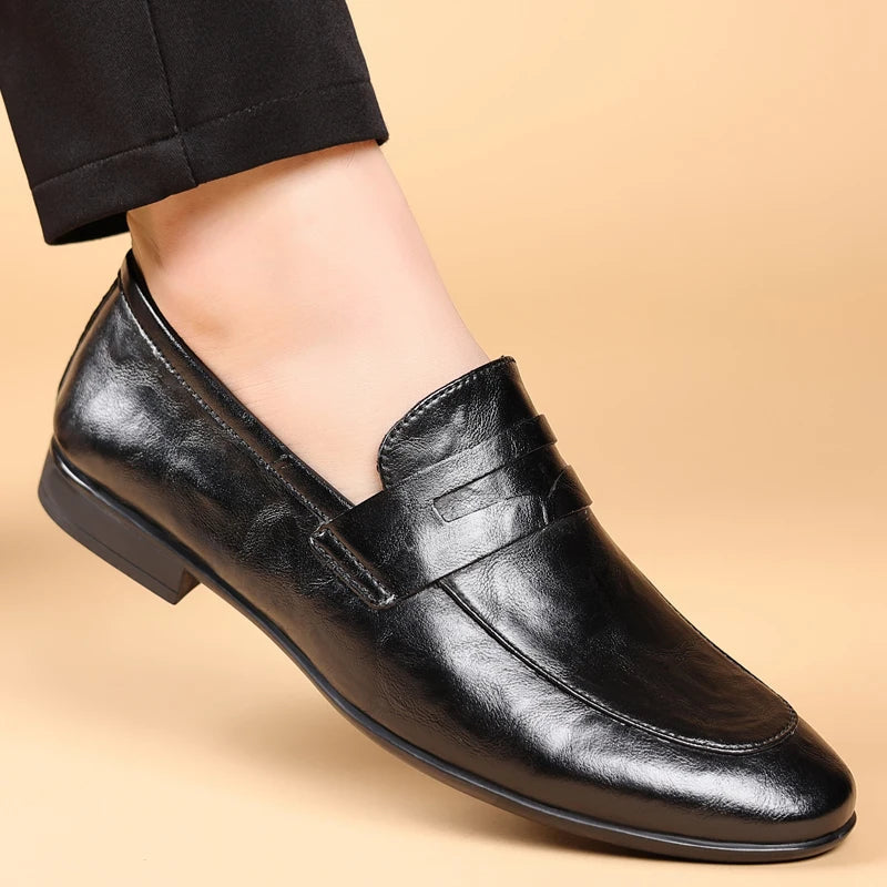 Mocassini eleganti classici da uomo in pelle slip-on per uno stile professionale