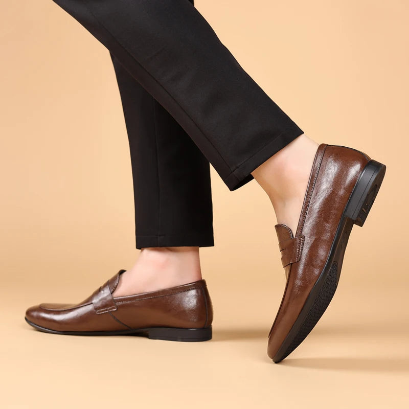Mocassini eleganti classici da uomo in pelle slip-on per uno stile professionale