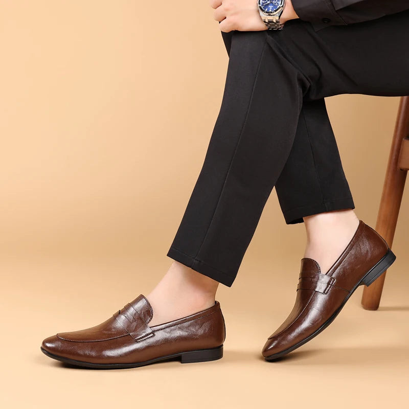 Mocassini eleganti classici da uomo in pelle slip-on per uno stile professionale