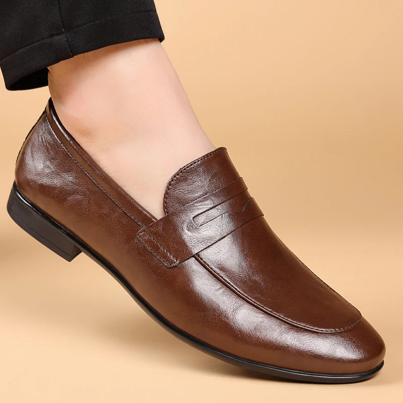 Mocassini eleganti classici da uomo in pelle slip-on per uno stile professionale